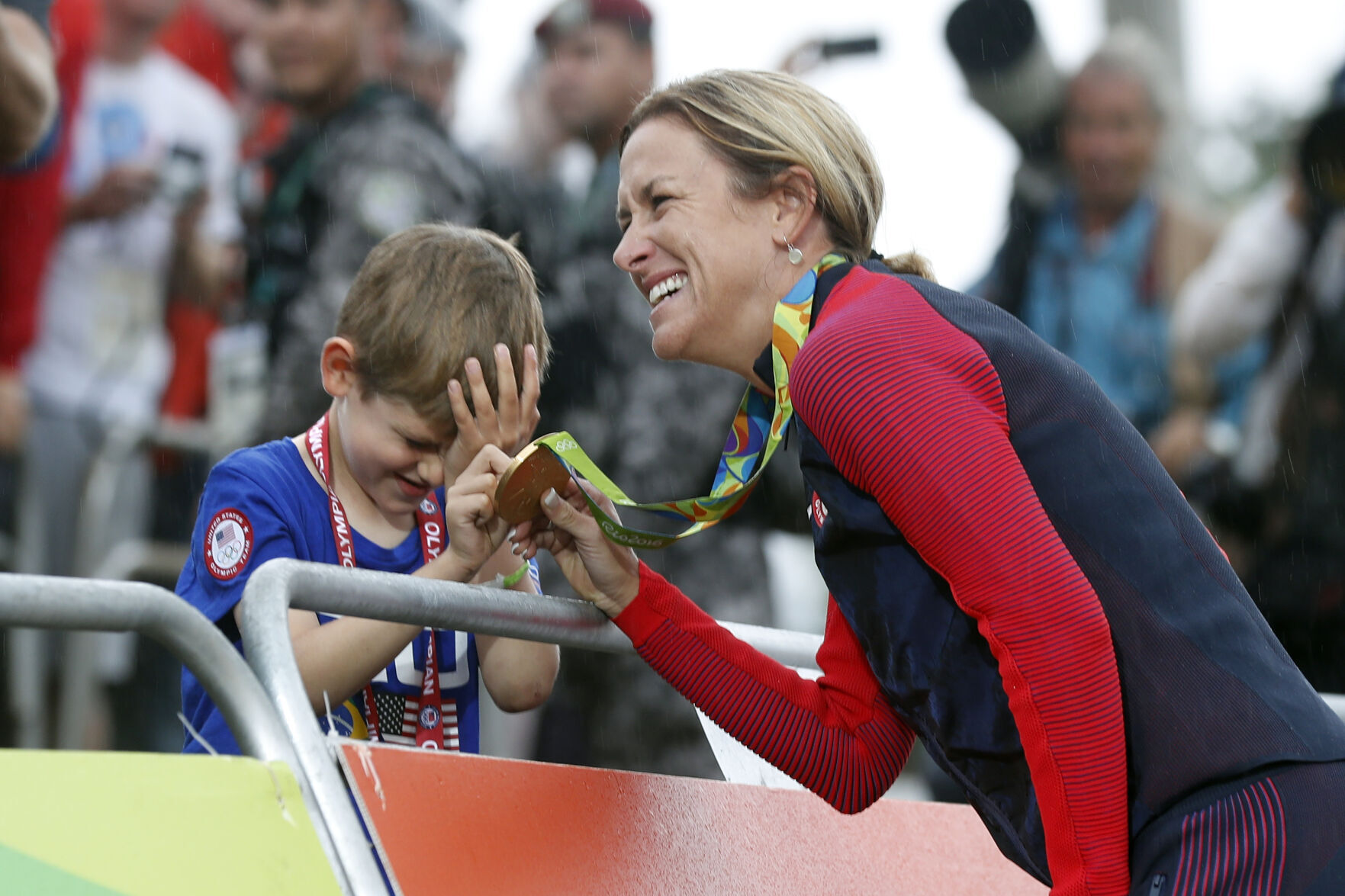 2016: Kristin Armstrong wins road cycling gold